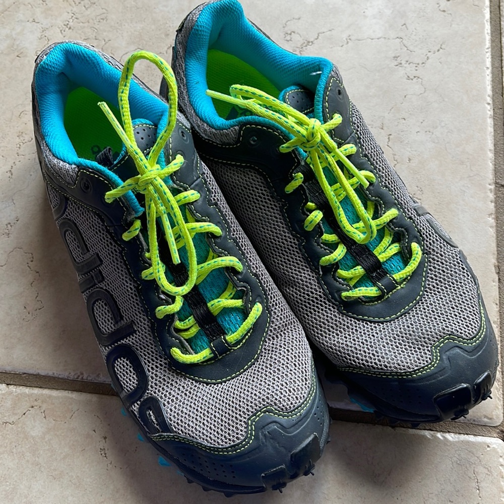 Adidas tennis shoes size 10